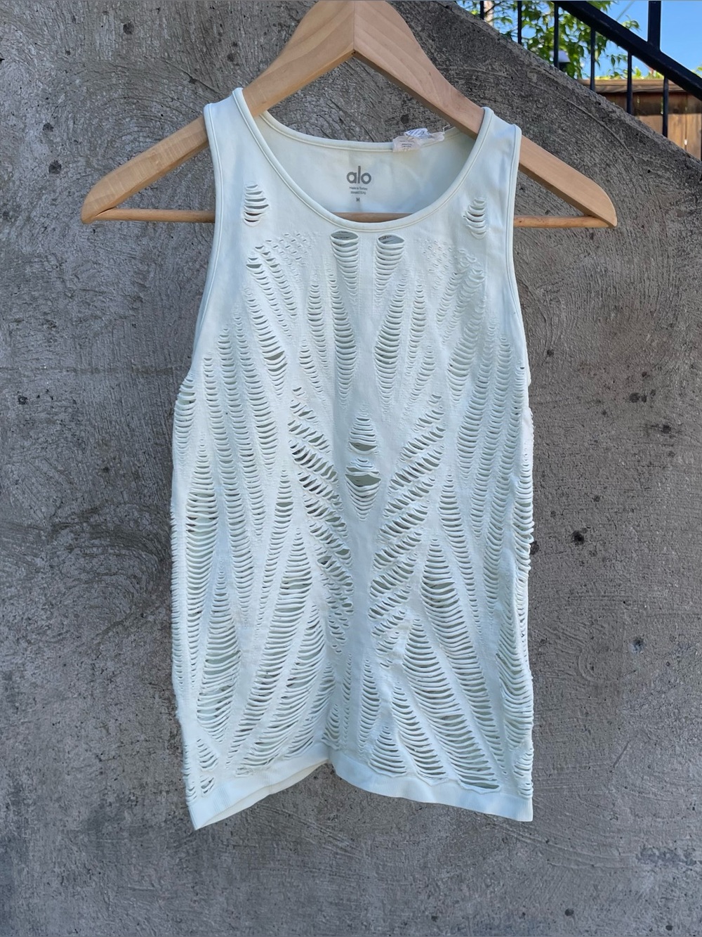 Alo Yoga Vixen Fitted Muscle Tank size medium